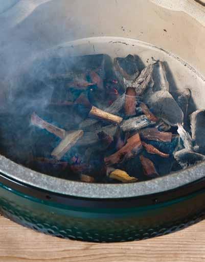 HUOLTO On suositeltavaa antaa jälleenmyyjän asentaa Big Green Egg. Jos se ei ole mahdollista, voit myös itse asentaa Eggin noudattaen mukana toimitettuja yksityiskohtaisia ohjeita.