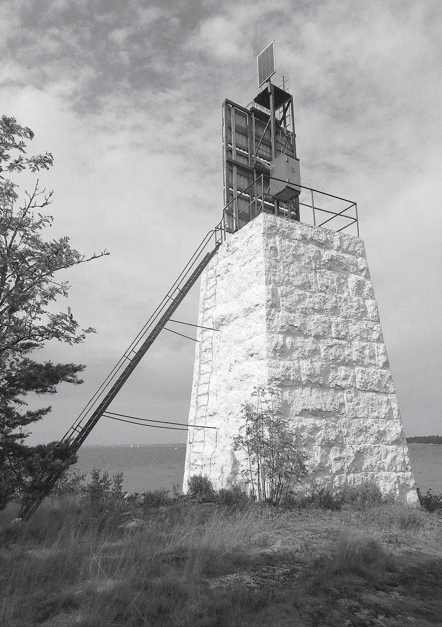 28 2 Gråskärin linjamerkki (60º11,59, 25º24,55 ) vuodelta 1906 on Suomen korkein kivikummeli (n. 10 m).