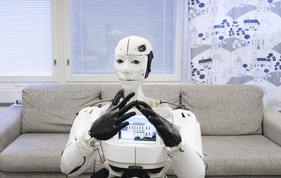 Tukiviittomia käyttävä Momo robotti Osana Älykäs tuotanto hanketta Robotiikkaan perustuva kommunikaatio tukiviittomin autistisen lapsen/ nuoren kehittymisen tukena.