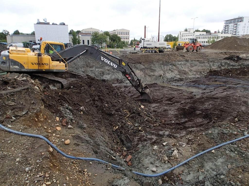 Täyttötöitä L-alueen kaakkoiskulmalla