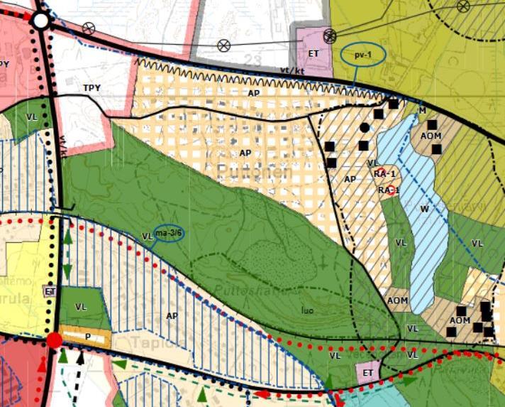 - keväällä: roskien poisto, rakenteiden tarkistus ja poluille työntyneen kasvillisuuden raivaus - kesällä: polkujen maanpinnan tasaaminen, kivien ja juurakoiden poisto, tarvittaessa kasvillisuuden