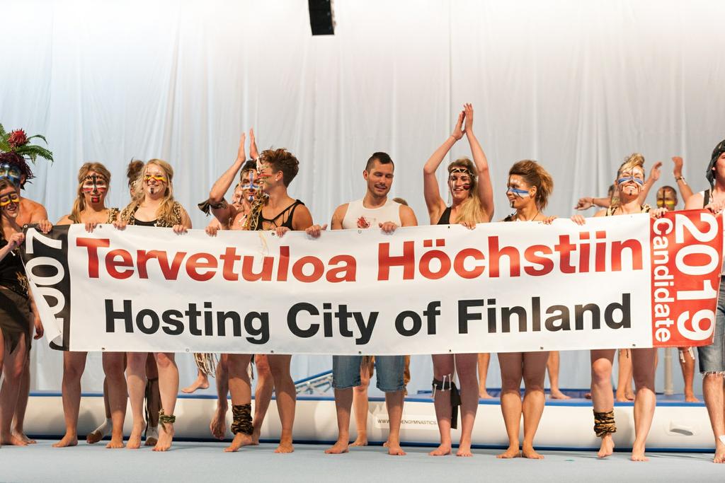 Tapahtuma-ajalle on mahdollista hankkia koulumajoituspaketti, jonka hinta on noin 200 sisältäen aamupalan. Koulumajoitukseen liittyen tulee mahdollisuus tilata etukäteen patjoja, tyynyjä ja peittoja.