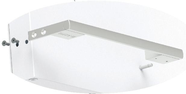 Aseta suojatulpat/suojukset (P) oven vastakkaiselle puolelle. 6.
