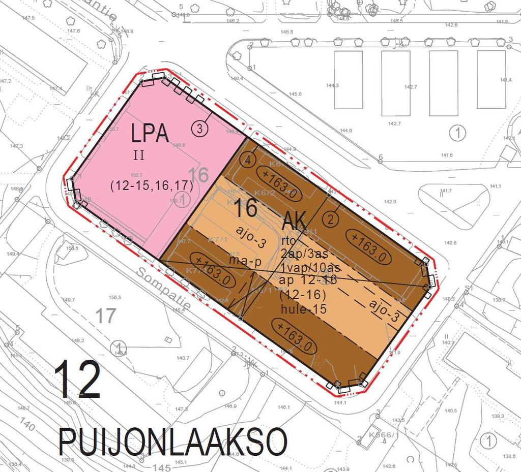 TUULIKANTELEEN POHJOISPUOLI, PUIJONLAAKSO 12-16 15 KUVA 12 PIENENNÖS KAAVAKARTASTA VE1 Versiossa kaksi (VE2) rakennusmassa porrastuu tontilla 12-16-4 maastonmuotojen mukaisesti niin, että uudet