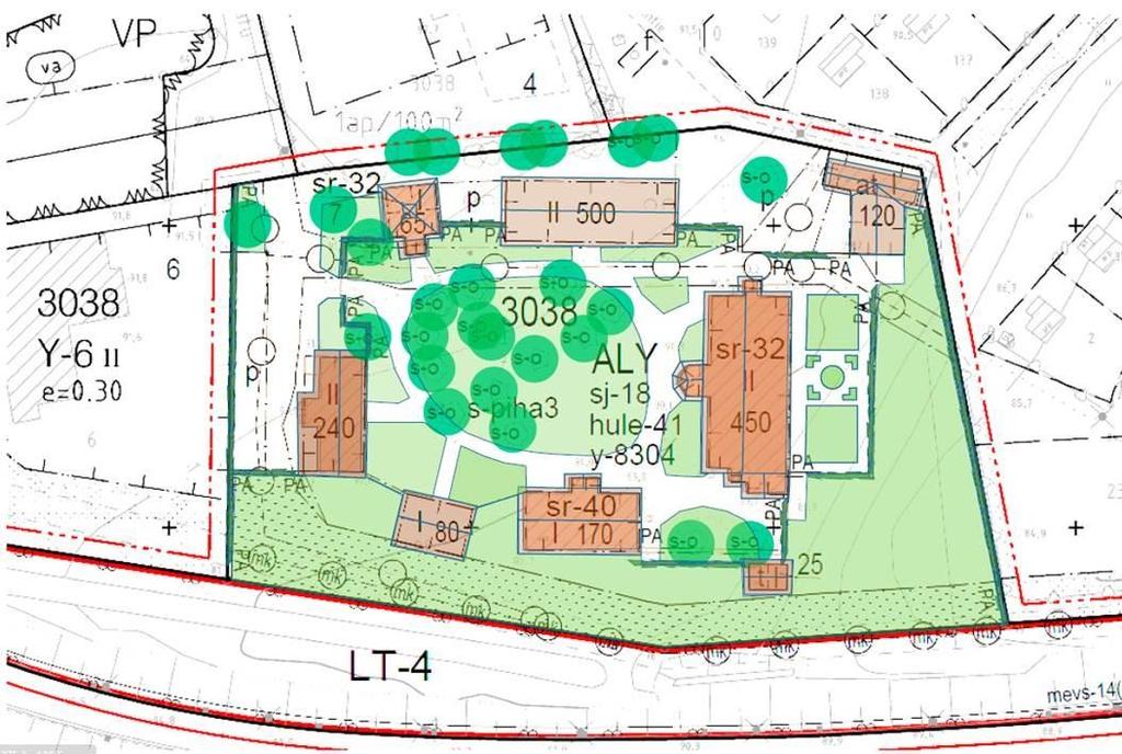 Suunnittelualueen pohjoisosassa kulkee tontin halki itä-länsisuuntaisesti pihan ajokäytävän alla jätevesiviemäri (160 M) ja vesijohto (100 M), joista on liitokset alueen nykyisiin rakennuksiin.