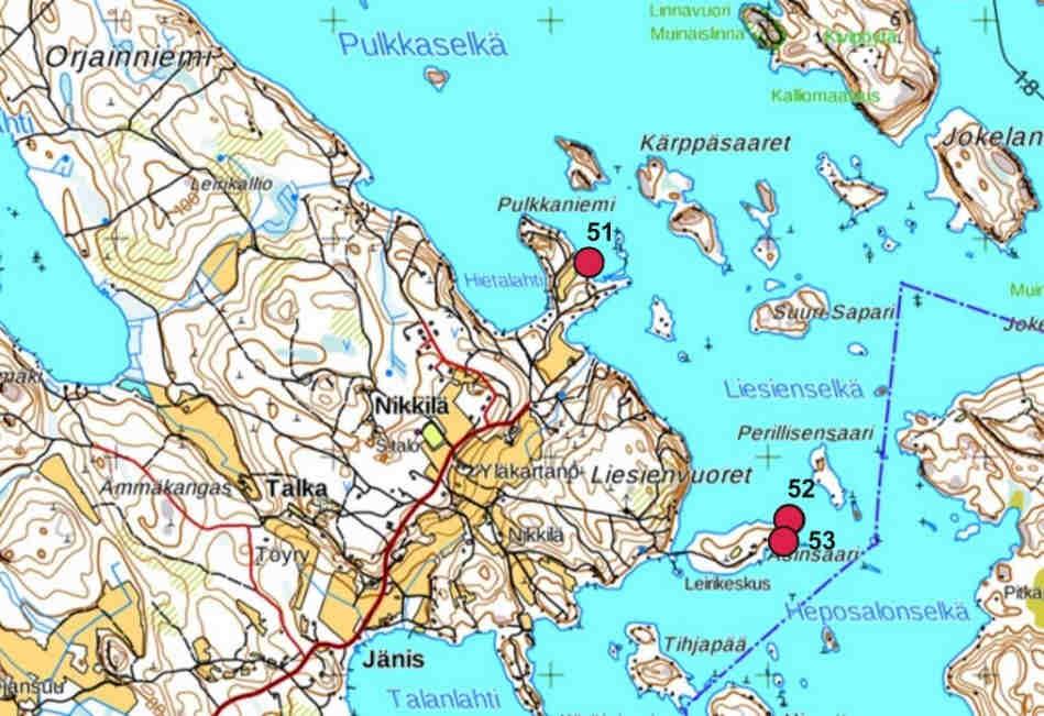 kartasta puuttuu merkintä ja näytealakuvauksessa sijainniksi on kirjattu Uutela, Merenlahti. Lisäksi näytealakuvauksessa mainitaan vanha laivalaituri ja nuottakatos, joita ei enää löydy.