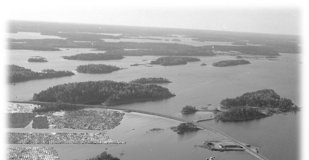 Saimaan vedenlaadun ja pinnankorkeuden muutoksista Saimaa on lukuisine osineen Suomen suurin järvi (pinta-ala 4 400 km2), jonka eteläisimmän osan (Pien- ja Suur-Saimaa) patoavat ja jakavat jääkauden