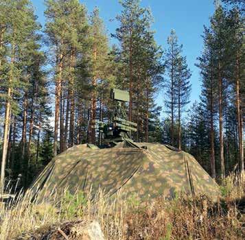 Ilmatorjuntapatteri kouluttaa johtokeskuskalustoa ilmatorjunnan johtoportaisiin. 2. Ilmatorjuntapatteri vastaa johtajakoulutuksesta ja valmiusyksikön ilmatorjuntaosa kuuluu yksikön kokoonpanoon. 3.