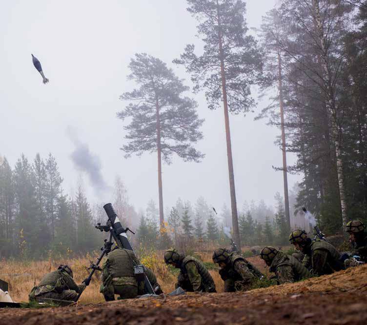 Tuliasemalinjan aliupseerikurssi on ikimuistoinen kokemus, joka vahvalla aselajikunniallaan juurtuu jokaiseen taistelijaan.