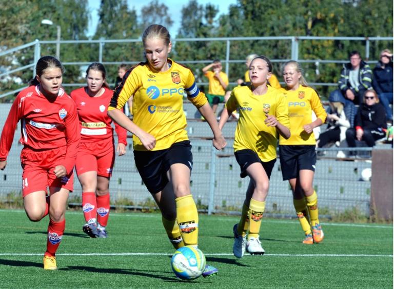 Tytöt 7.