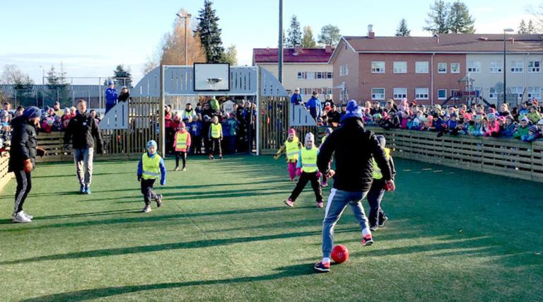 0 8 Olosuhteet 7 9 Jalkapallohallit/jalkapallonurmet/hiekkatekonurmet 0 0 00 00 00 007 008 009 00 0 0 0 0 0 0 Uudet kentät: Tornio Puuluodon jalkapallonurmi.