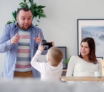 Kasvattajalle Media liittyy monin tavoin lapsen elämään. Netti, sosiaalinen media, pelit, televisio ja muut median sisällöt ja alustat ovat osa lapsen kasvuympäristöä.