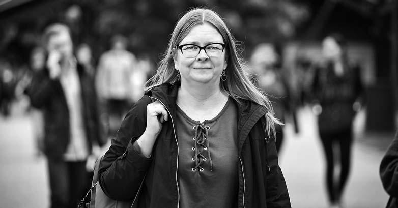 Informe Heidi Grönstrand, Foto: Magnus Laupa, Koneen Säätiö EAF:n Helsingin talvipäivillä tri Heidi Grönstrand johdattaa aiheeseen Kirjallisuuden ja yhteiskuntaelämän kaksi- ja monikielisyys.