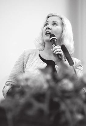 Anderssonin (Martela) alustivat asiasta. Yliopistomaailman ja kirjastojen työtehtävät ja työtavat ovat moninaistuneet.