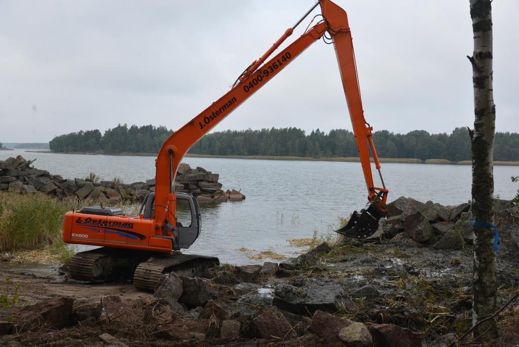 käsin, jään päältä tai ponttoonilta
