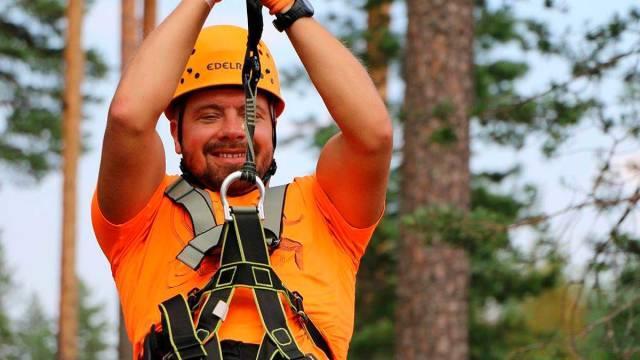 Vierumäki 4.10.2018 10.6.2018 FLOWPARK Seikkailuradat on rakennettu eläviin puihin niitä vahingoittamatta. Lukuisia erilaisia tehtäviä pääsee suorittamaan useiden metrien korkeudella.