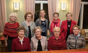 Painotyö Korian Kirjapaino Alanko Ky 2019 Vasemmalta eturivi: Heli Tohka, Maija Knaappila, Leena Liimatainen, Merja Nieminen, takarivi: