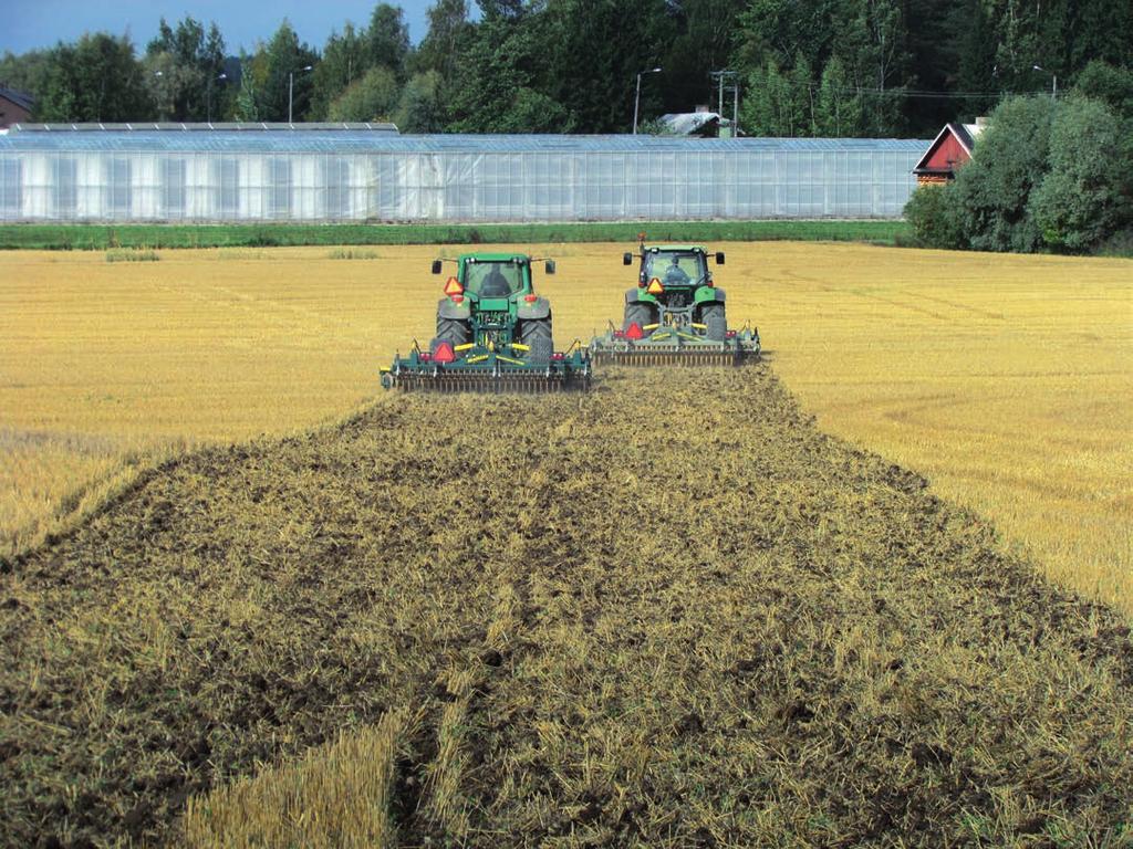 Tilan raskailla mailla viljellään maissia, soijaa ja vehnää. Tilan DiscMaster 5000+ otettiin käyttöön kevätkaudelle 2015.