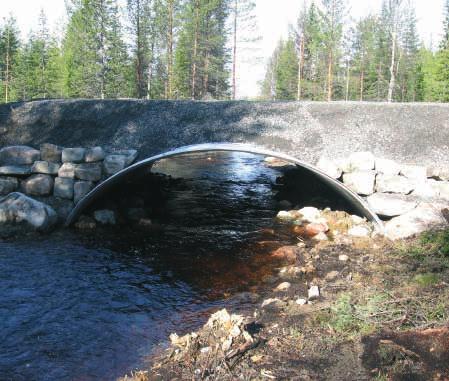 Rumpuputket MONIIN ERI KÄYTTÖKOHTEISIIN Kierresaumatut rummut ja putkisillat pohjoisen vaativiin olosuhteisiin ViaConin RUMTEC putket