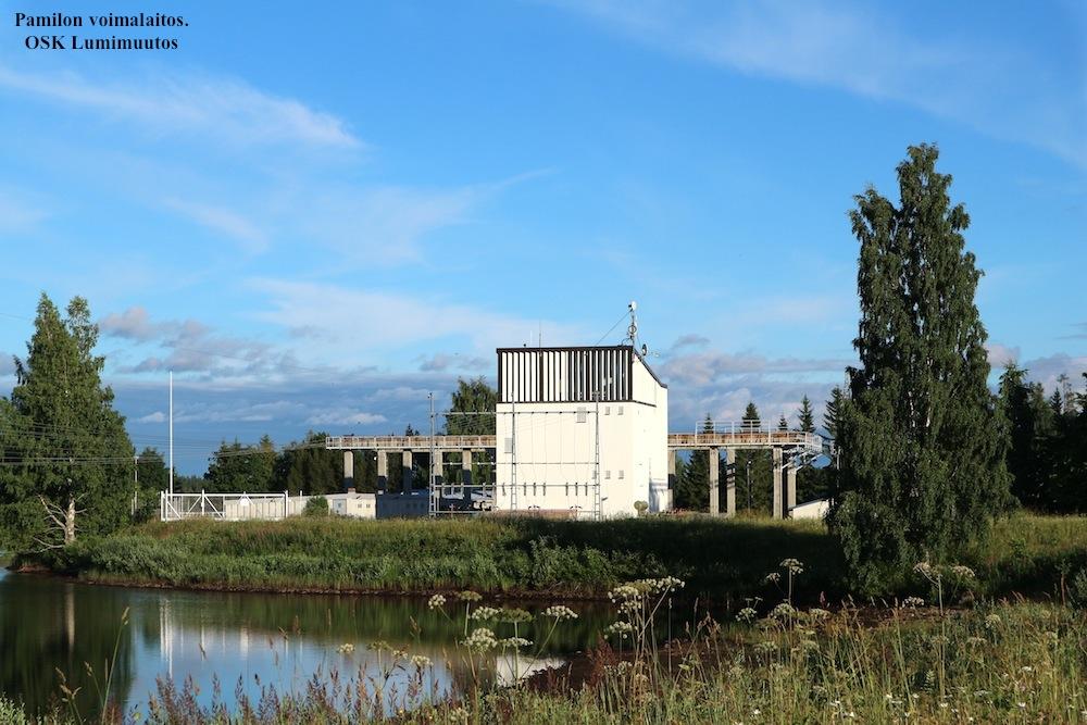Pamilon voimalaitos elokuussa 2017. OSK Lumimuutos Pamilon voimalaitos, joka valmistui 1955, muutti siis peruuttamattomasti Koitajoen virtauksia ja luontaisia ominaisuuksia.