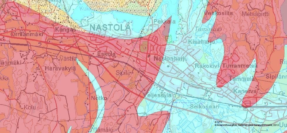 GEOLOGIAN TUTKIMUSKESKUS Yhteenvetoraportti 6 Kuva 3. Kallioperäkartta. Sinen väri kuvaa kiillegneissiä, punainen mikroliinigraniittia ja vaalean ruskea granodioriittia. 3.4 Pohjavesi Kohteet sijaitsevat Nastonharju-Uusikylä pohjavesialueella (0453252 A ja B).