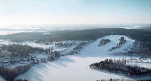 TEKEMISTÄ MAJOITUS RUOKAILU PAAVONRINTEET Laskettelua ja lumilautailua alle neljän kilometrin päässä keskustasta!