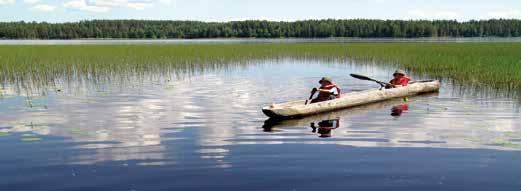 täällä tärppää varmasti! Kylässä lapset pääsevät hiomaan kiviä, koristelemaan kampakeraamisia astioita, kalastamaan liistekatiskalla sekä pyytämään ansalla.