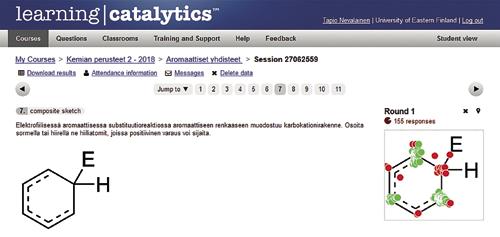 Learning Catalytics -tehtävä, jossa opiskelijan pitää tehdä merkintä oikeaan kohtaan molekyylia. Oikealla opettajan näkymässä yhteenveto vastauksista.