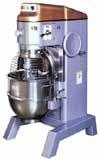 632 x 720 x 1300 1,2 kw / 400V RM60H 632 x 721 x 1300 2,25 kw / 400V RM80B 770 x 1050 x 1520 2,37 kw / 400V