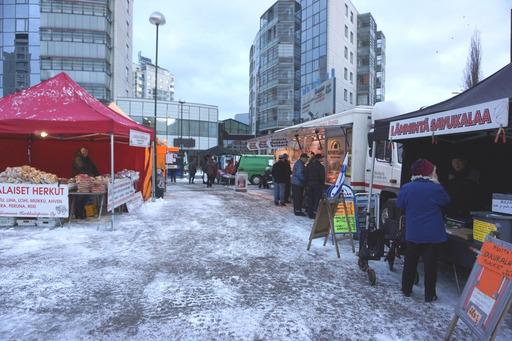 JÄSENET HUOMIO! Jäsenenä osallistutte kaikkeen kaupunkikeskustan myönteiseen kehittämiseen. Tiedätte mitä keskustassa tapahtuu. Teitä opastaa ja auttaa Kouvolan Ydinkeskusta ry:n osaava henkilökunta.