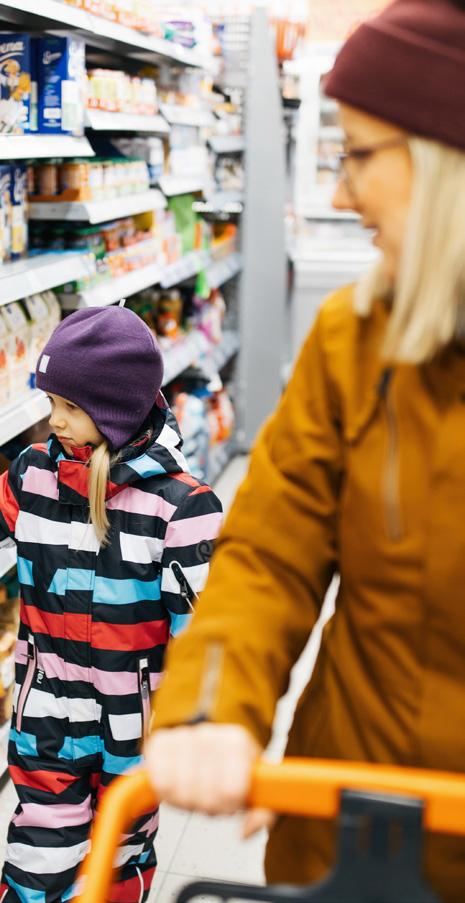 Kesko lyhyesti Kesko on suomalainen kaupan alan edelläkävijä. Toimimme päivittäistavarakaupassa, rakentamisen ja talotekniikan kaupassa sekä autokaupassa.