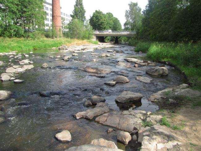 Nousuesteiden poistaminen, padot Käytöstä poistuneet padot tulisi purkaa,