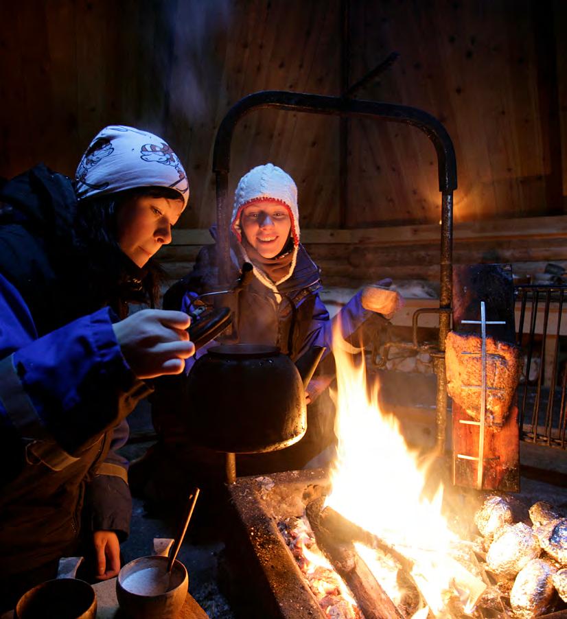 5. IHMISOIKEUDET JA SIDOSRYHMÄT + SIDOSRYHMILLÄ tarkoitetaan muun muassa liikekumppaneita, tavarantoimittajia, palveluntuottajia, viranomaisia, kansalaisjärjestöjä, tiedeyhteisöjä, paikallisyhteisöjä