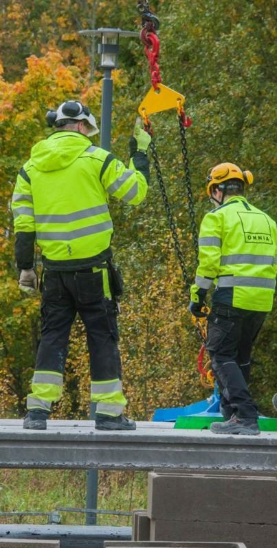 15 ALUEEN YRITTÄJÄPALVELUIDEN SYDÄN ESPOO-SERVICES Alueen yrittäjiä palvellaan 1.8.2018 alkaen A Gridissä Otaniemessä osoitteessa Otakaari 5.