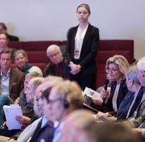68 Yhtiökokous Yhtiökokous on Ahlstrom-Munksjön ylin päättävä elin, joka kokoontuu yleensä kerran vuodessa. Sen tehtävät ja toimintatavat on määritelty osakeyhtiölaissa ja yhtiön yhtiöjärjestyksessä.