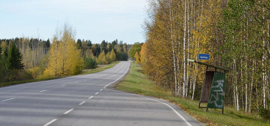 3.6 Liikenne Ajoneuvoliikenne Kaava tukeutuu olemassa olevaan tieverkkoon.