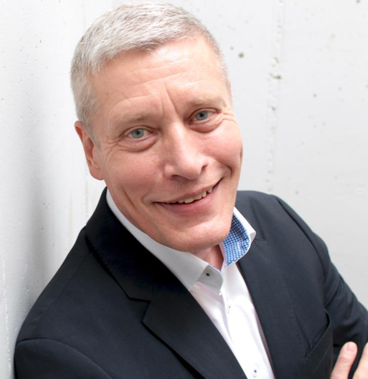 Reijo Kiskola (s. 1954) Meijeri-insinööri HKScanin väliaikainen toimitusjohtaja ja hallituksen puheenjohtaja 27.11.