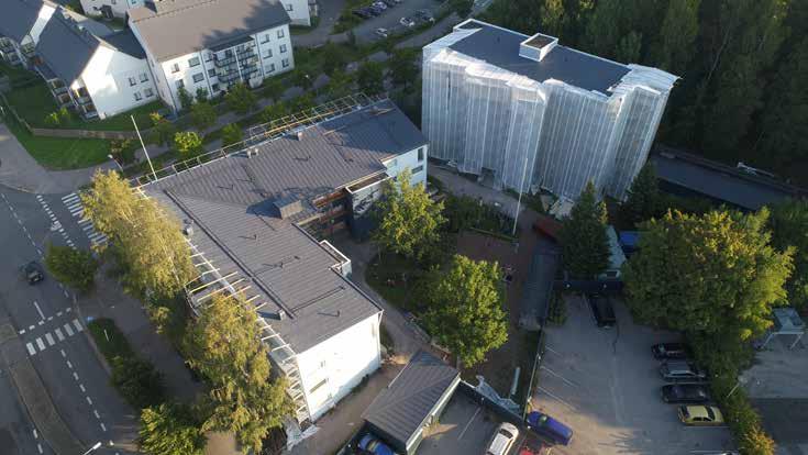 EMONTTI Moukaritie 8:aan tehtiin julkisivuremonttia, samoin Varsatiellä Sorsakorvessa.