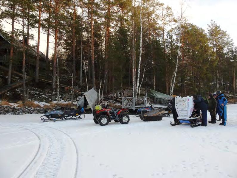 Lunta oli vähän ja sitä piti raapia pitkältä matkalta.