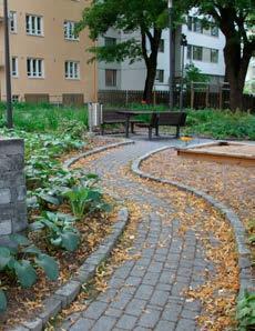 UPOTETTAVAT REUNAKIVET NURMIKON REUNAKIVET Betonilaatan valikoimaan kuuluu myös maahan upotettavia