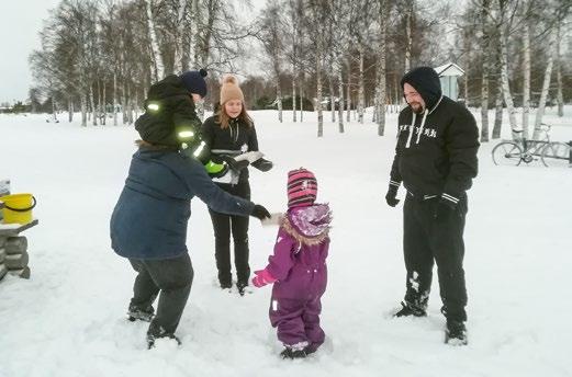 Hoitorengashoitajat tarjoavat lyhytaikaista hoitoapua perheille, jotka hoitavat kotona pitkäaikaissairasta lasta, joka sairastaa vakavaa munuais-, maksa-, sydän- tai suolistosairautta, joka