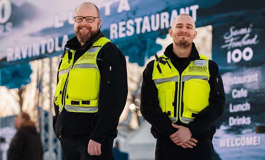 Turvallisuusjohtaminen Tapahtumajärjestäjän velvollisuus on varautua kaikkeen, joka voi vaarantaa yleisön turvallisuuden.