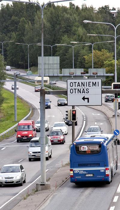 Investoinnit Nähtävä nykyistä voimakkaammin investointeina tulevaisuuden hyvinvointiin Elinkeinoelämän kuljetukset ja kansalaisten matkat