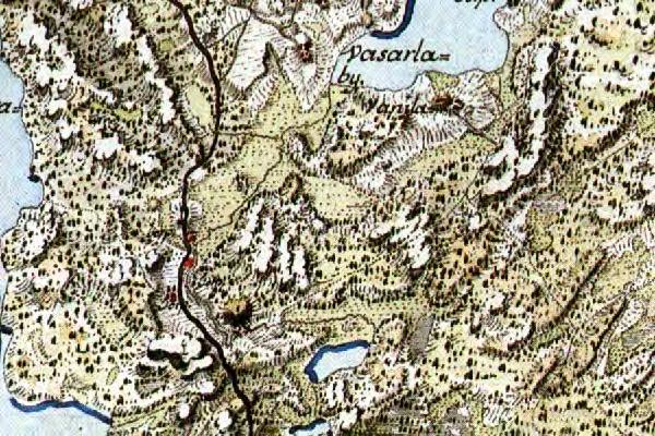 Keskellä karttaa on Pullin kylä, jonka suurimman tilan Pullin ratsutilan (Pullis=gård) rakennukset sijaitsevat kumpareella Vaanilanlahteen pistävällä niemellä.