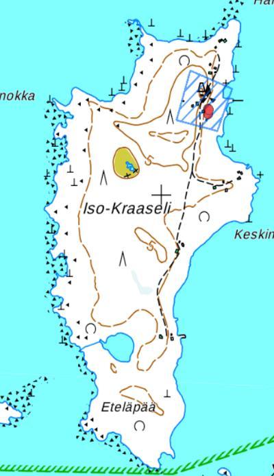 Iso-Kraaselissa on vaatimatonta B&B -majoitusta tarjolla vanhassa luotsituvassa ja kahdessa aittarakennuksessa. Rannassa on sauna ja katettu tila, jota on käytetty ryhmäruokailutilana.