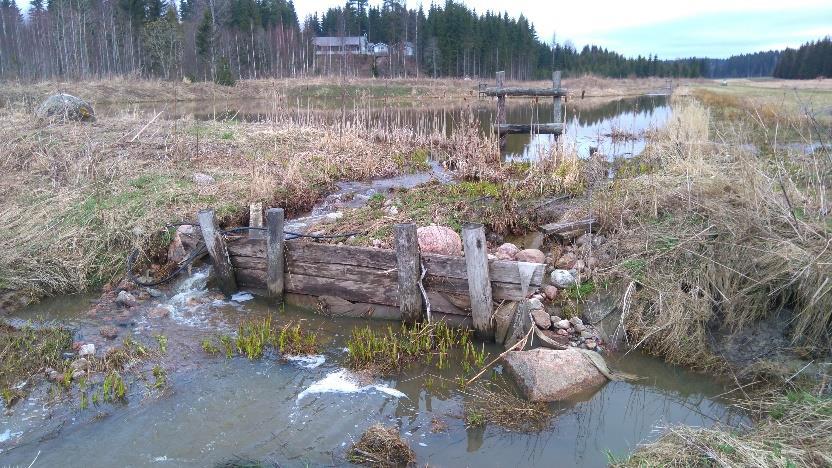 4. Tulokset 4.1. Maa- ja metsätalouden kuormituksen vähentäminen - toimenpiteet Tässä hankkeessa maa- ja metsätalouden vesiensuojelua lähestyttiin useasta eri kulmasta ja erilaisin ratkaisuin.