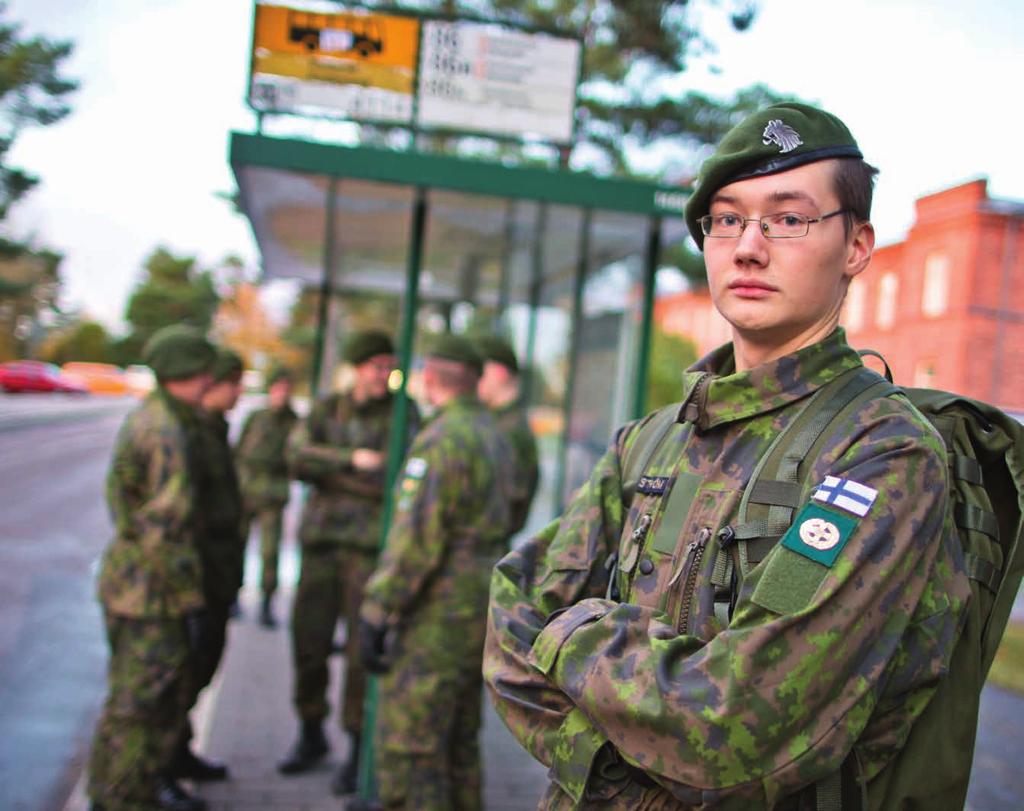 viranomaisen kanssa äidinkielellään, joten tulkkipalvelut järjestetään tarvittaessa. Varusmieskoulutuksessa käytetään suomen tai ruotsin kieltä.