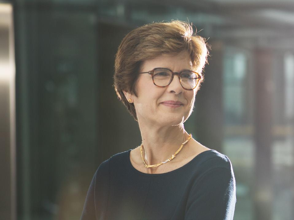 keskusteli organisaatiomuutoksista sekä ylimmän johdon nimityksistä ja niihin liittyvistä palkkiopaketeista johdon kanssa keskusteli ylimmän johdon seuraajasuunnitelmista keskusteli johdon kanssa