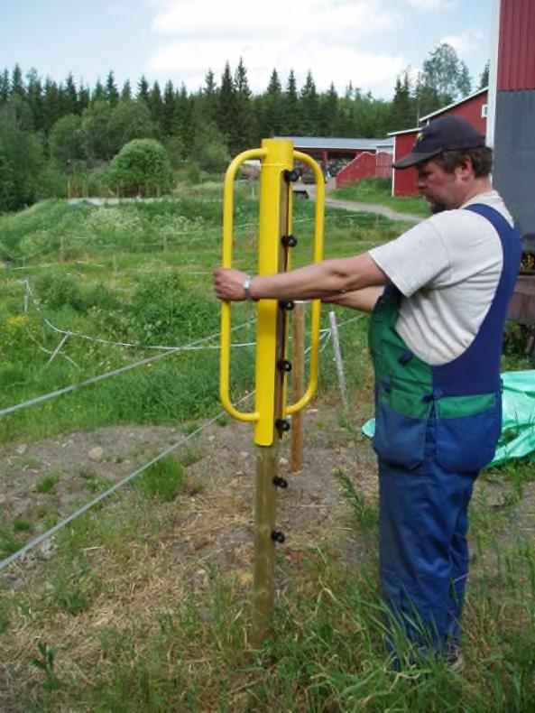 Suomen riistakeskuksen aluetoimistoilla on sapluunapalkki, jossa eristimien reiät