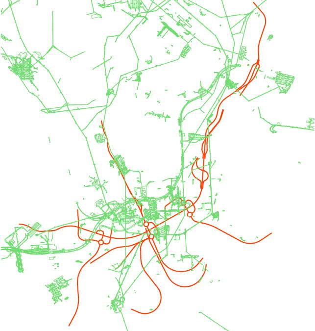 Kuva 6. Tutkitut tunnelinjaukset ja julkiset maanalaiset tilat. Tunnelin alin taso on noin -48,0 ja se sijaitsee paalulla 2800 Senaatintorin kohdalla.